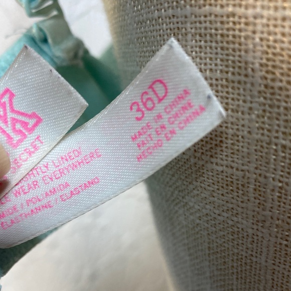 PINK Victoria's Secret size 36D Light teal Blue Underwire Bra supportive comfy - Picture 8 of 13